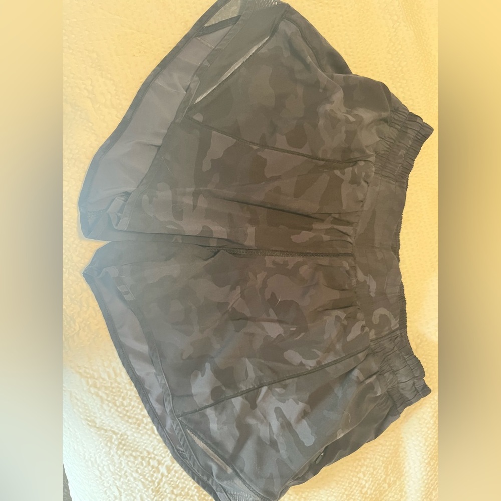 Lululemon Hotty Hot Shorts in Black Camo